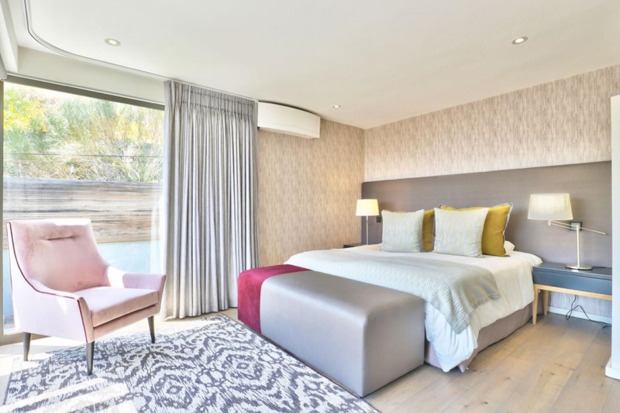 5 Bedroom Property for Sale in Fresnaye Western Cape